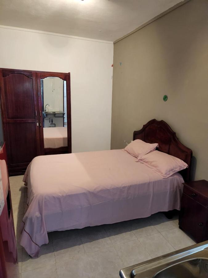Backpackers Rental Room/Bathroom Only La Gaulette Exterior foto
